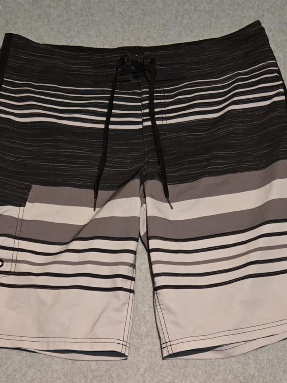 Black & Gray Striped Men's Size 34 Stretchy Swim Board Cargo Shorts MOSSIMO